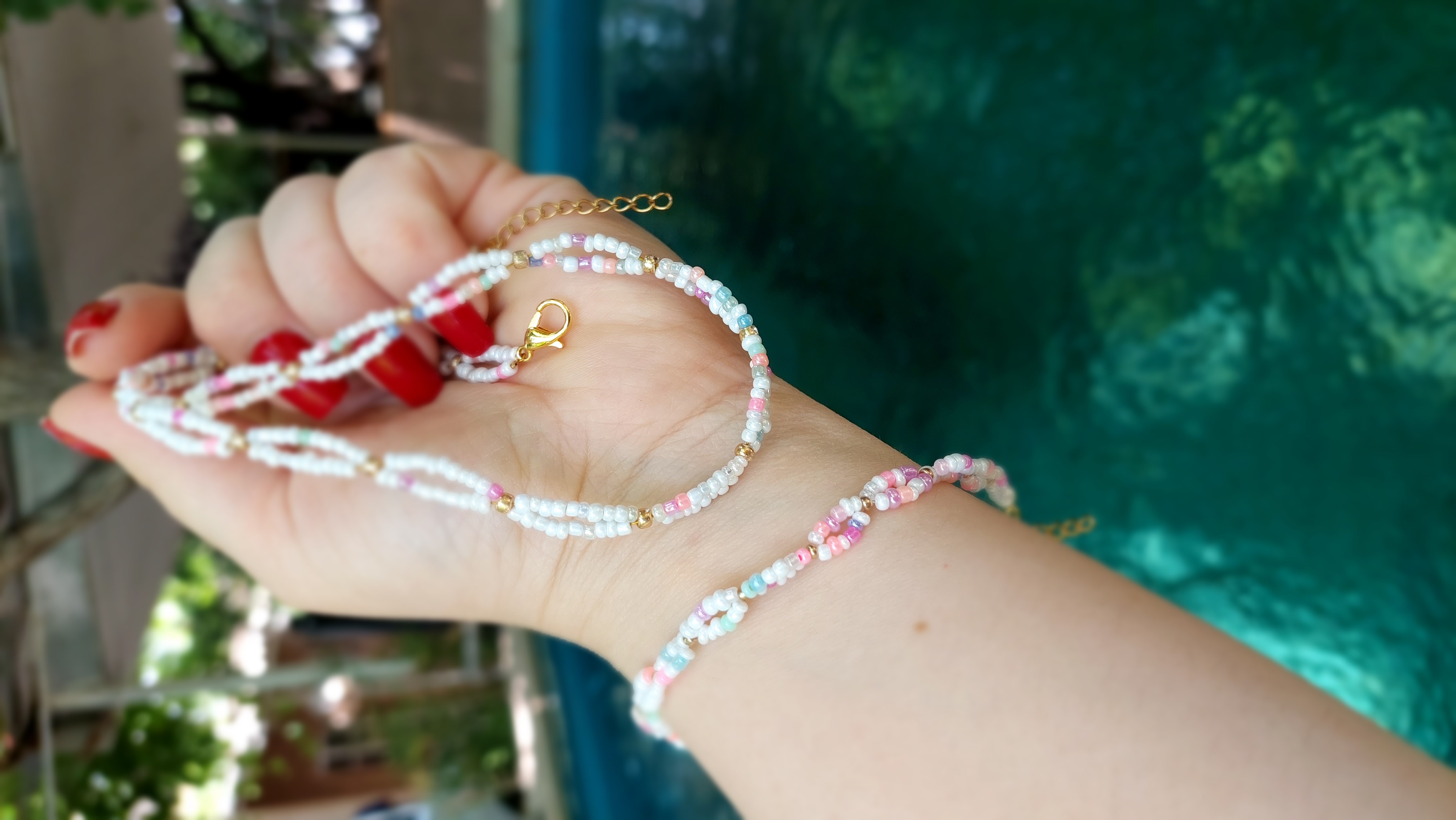 گردنبند و دستبند